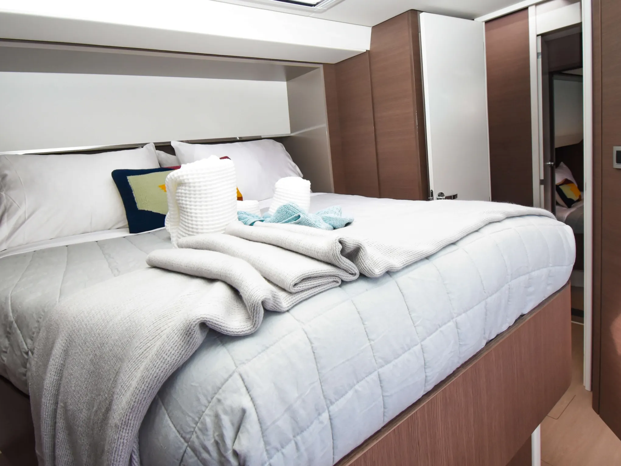 a bedroom with a bed in a hotel room