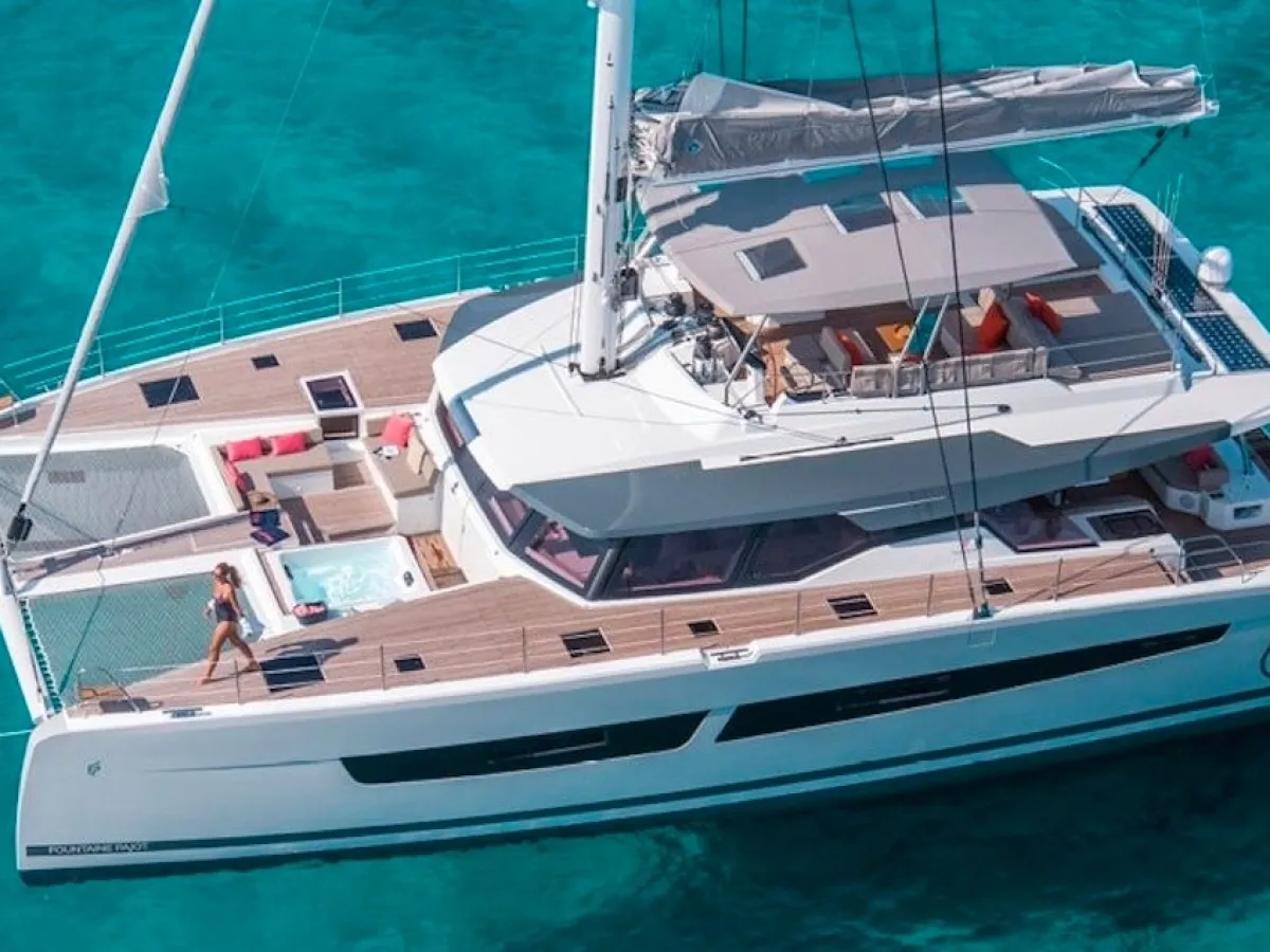 a small boat in a body of water